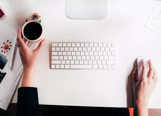 以市場(chǎng)為導(dǎo)向，以客戶為中心